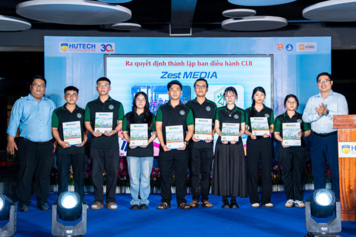 HUTECH ra mắt loạt CLB nghệ thuật, sẵn sàng bùng nổ những hoạt động mới 48