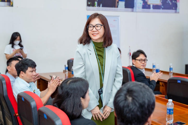 [Video] Viện Công nghệ Việt - Hàn HUTECH tổ chức lễ khai giảng, chính thức khởi động năm học mới 51