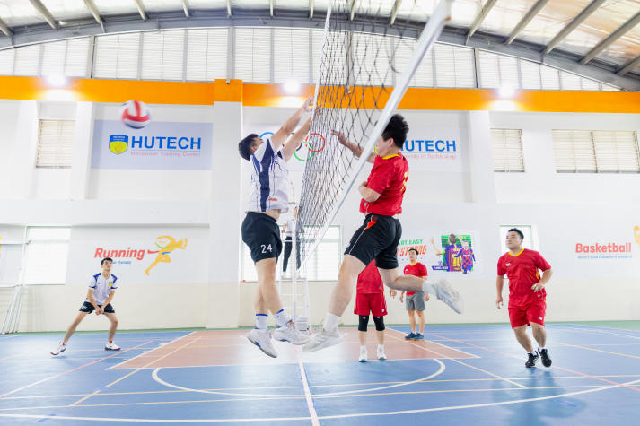 [Hội thao CB-GV-NV 2026] Tuyển sinh - Truyền thông - Marketing bảo vệ ngôi vương Bóng chuyền nam 29