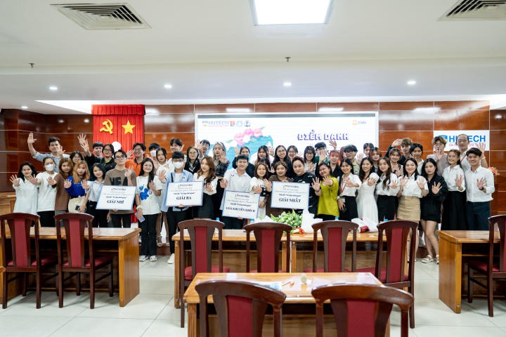 Sinh viên Khoa Trung Quốc học trổ tài makeup tôn vinh nhan sắc người phụ nữ nhân dịp 08/03 11