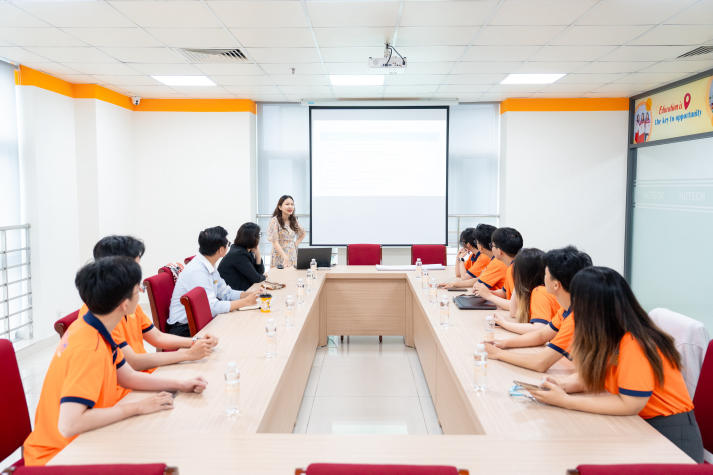 Sinh viên HUTECH sẵn sàng khởi hành đến Hàn Quốc cùng Hanwha Life Finance Mentor 2025 53