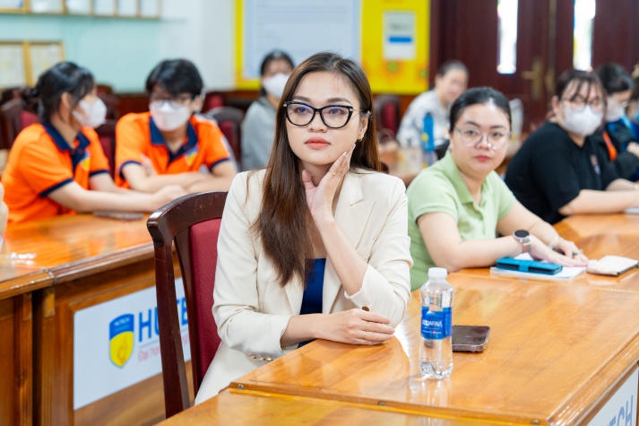 Sinh viên HUTECH nắm bắt nhiều khía cạnh của ngành Tâm lý học cùng chuyên gia 66