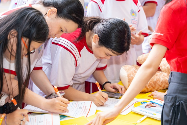 Đăng ký xét học bạ vào HUTECH trước 30/6, nhận ngay học bổng 25% học phí toàn khóa 44