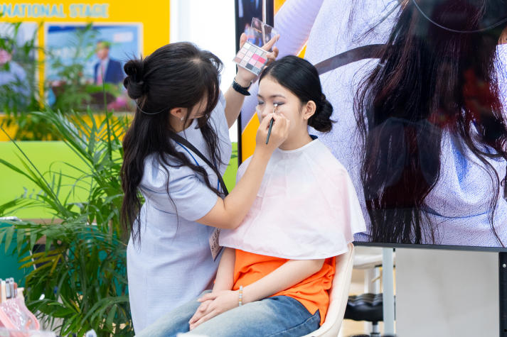 [Video] Khám phá Personal Color & K-Beauty 2025: Sinh viên Công nghệ thẩm mỹ “bắt trend” cùng chuyên gia Hàn Quốc 40