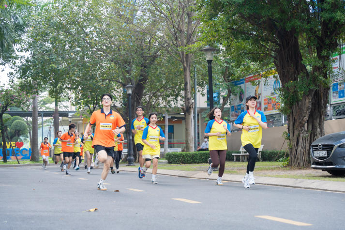 Gen Z toả sáng tài năng thể thao từ loạt sân chơi “đỉnh chop” tại HUTECH 60