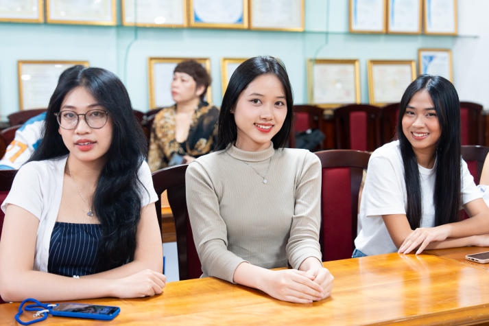 Trang phục hoàn hảo - Chìa khóa tự tin của thí sinh Miss HUTECH 2025 20