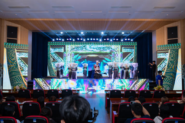 Sinh viên HUTECH thắp sáng niềm tự hào Việt qua chuỗi đồ án nghệ thuật hoành tráng 308