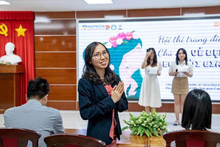 Sinh viên Khoa Trung Quốc học trổ tài makeup tôn vinh nhan sắc người phụ nữ nhân dịp 08/03 24