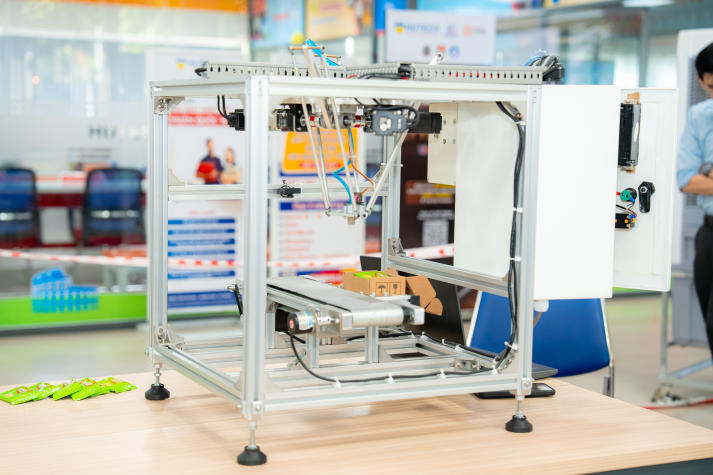 MECA 2025 Finals: HUTECH students conquer technology through practical projects 119