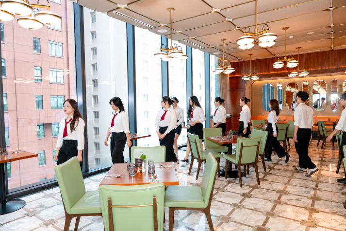 [Ảnh] Sinh viên Quản trị Du lịch - Nhà hàng - Khách sạn khám phá dịch vụ cao cấp tại Hilton Saigon 28