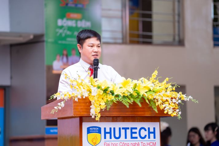 Lễ ra quân Mùa hè xanh HUTECH 2025: Sắc áo xanh tình nguyện vì cộng đồng 108