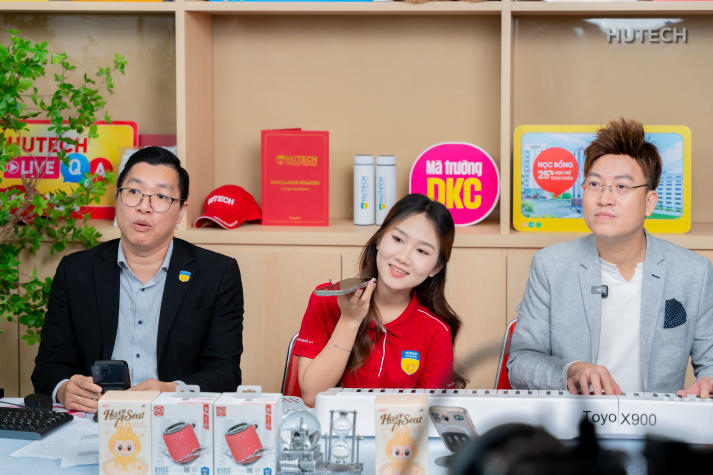 [HUTECH TIKTOK LIVE 2025]: Lưu ý về nộp lệ phí xét tuyển và định hướng khối ngành Văn hóa - Nghệ thuật - Thể thao 24