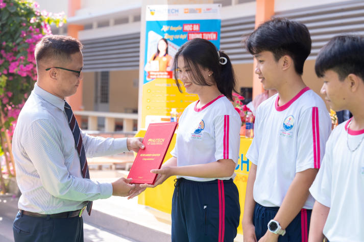 [Ảnh] HUTECH Scholarship Tour 2026 “phủ sóng” học bổng xuyên Việt,  tiếp sức sĩ tử chạm tương lai 191