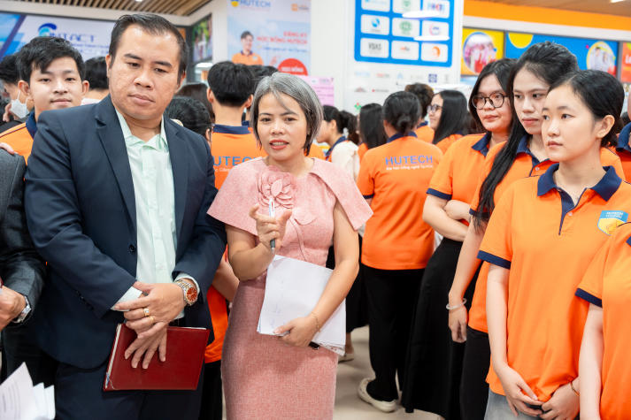 Triển lãm poster dự án doanh nghiệp - dấu mốc trưởng thành của sinh viên Khoa Tài chính - Thương mại HUTECH 99