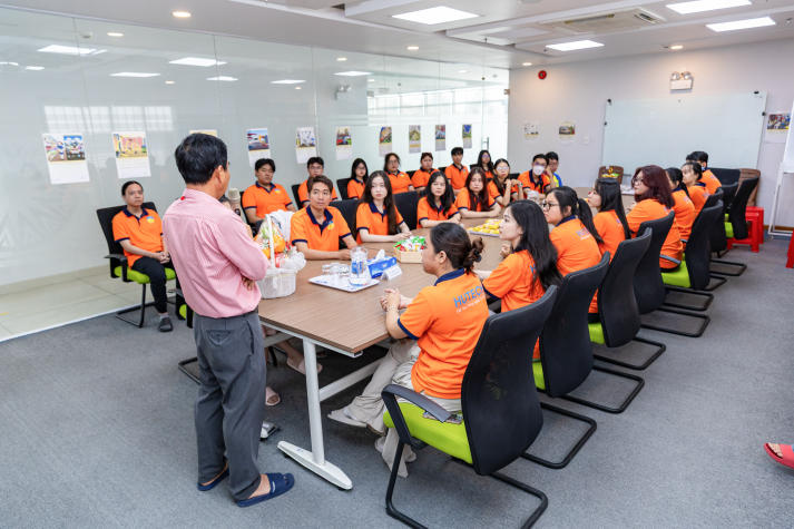 Sinh viên Công nghệ thực phẩm khám phá "bí mật" bánh bông lan Hura tại Nhà máy Bibica Miền Tây 22