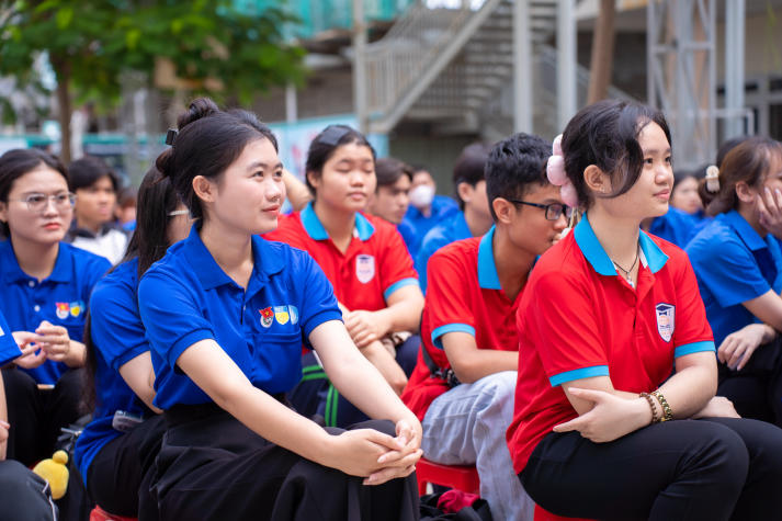 Mùa hè xanh HUTECH 2025: Gặp gỡ gia đình có công với cách mạng và xây dựng không gian sống an toàn - sạch - đẹp 117