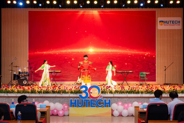 Bùng nổ cảm xúc tại Chung kết Gala Văn nghệ Viện Kỹ thuật 2025 34