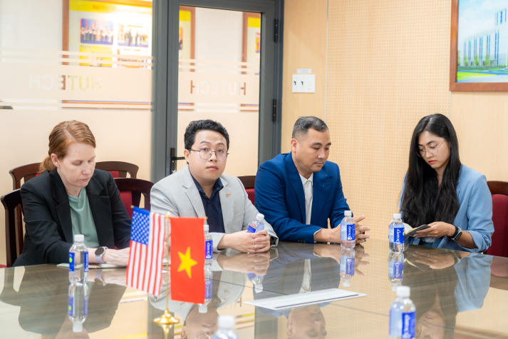 Nhiều cơ hội hợp tác học thuật quốc tế từ buổi làm việc giữa HUTECH và George Mason University Korea 42