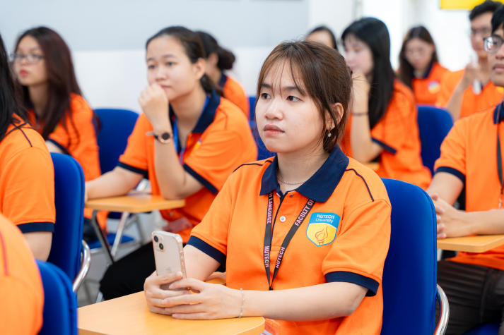 Gắn kết thực tiễn tại IELTS Mentor: Sinh viên Khoa Tiếng Anh nuôi dưỡng năng lực và đam mê nghề nghiệp 46