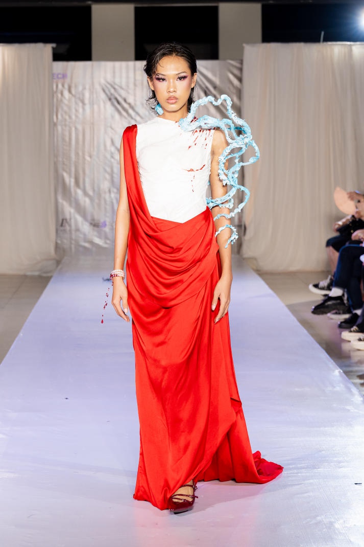 [Video] Sinh viên Thiết kế thời trang HUTECH “trình làng” loạt đồ án tốt nghiệp với nhiều ý tưởng độc đáo 356