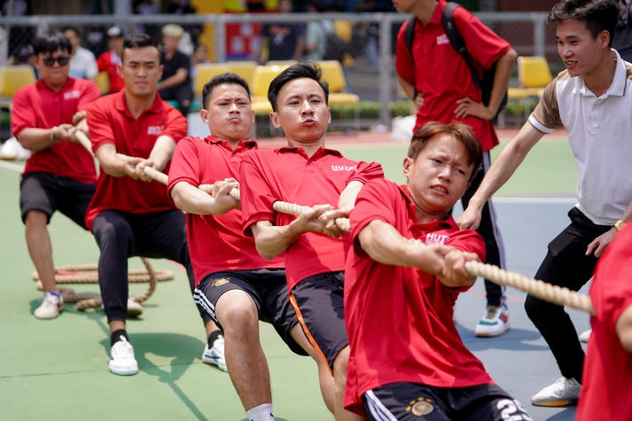 [Ảnh] Trai tài gái sắc HUTECH tự tin “show” nét đẹp năng động đậm chất Gen Z tại đa sân chơi 281