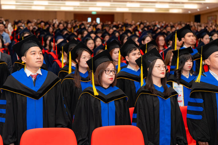 Lễ trao bằng tốt nghiệp HUTECH: “Hãy tiếp tục vững bước chinh phục những đỉnh cao mới” 25