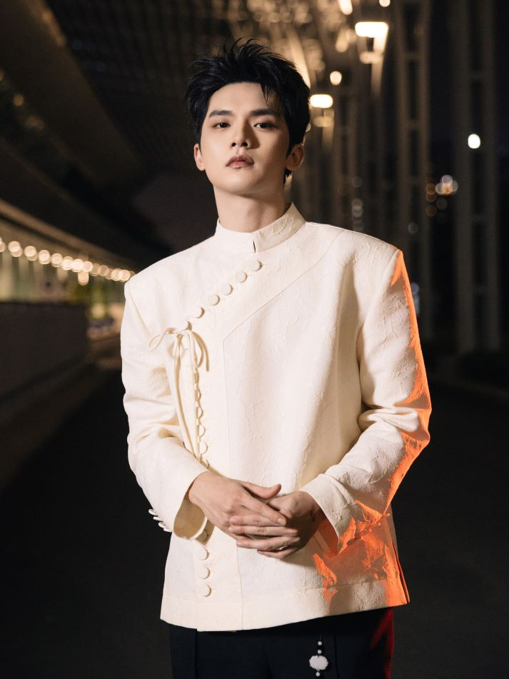 “Anh Bờ Vai” Vương Bình “say hi” cùng Gala Chung kết và Trao giải HUTECH's Got Talent 2026 40