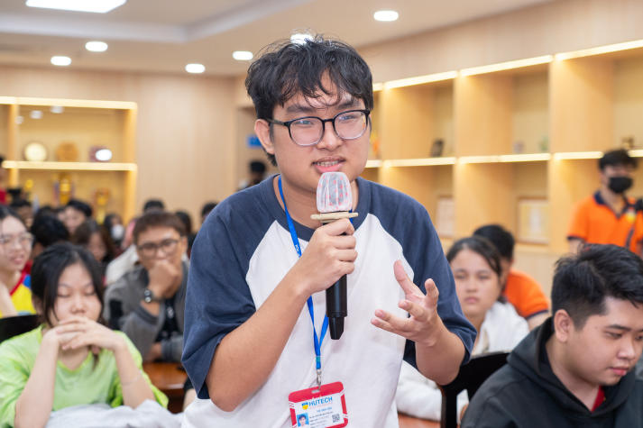 Sinh viên Khoa Kiến trúc - Mỹ thuật HUTECH giao lưu cùng họa sĩ truyện tranh Pháp Maxime Peroz tại Talkshow “Thiết kế Comic” 48