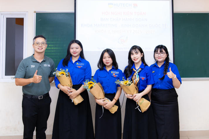 Khoa Marketing - Kinh doanh quốc tế “tiếp lửa” phong trào, kiện toàn nhân sự Đoàn - Hội 18