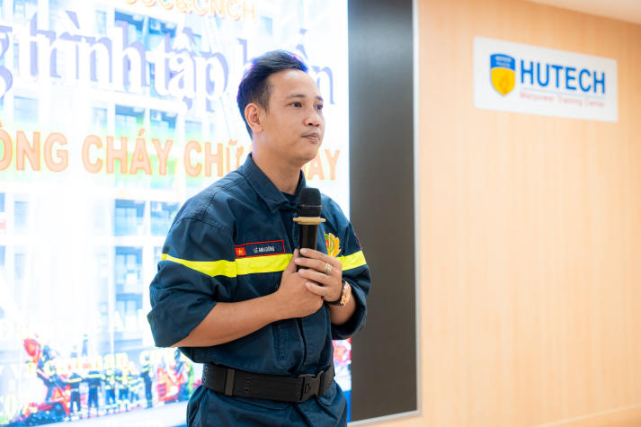 Trang bị kỹ năng ứng phó với hỏa hoạn: HUTECH tổ chức diễn tập PCCC & CNCH tại Thu Duc Campus 27