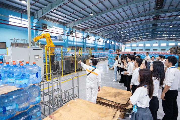 [Video] Sinh viên VJIT khám phá nhà máy nước Satori với diện tích 30.000m2 96