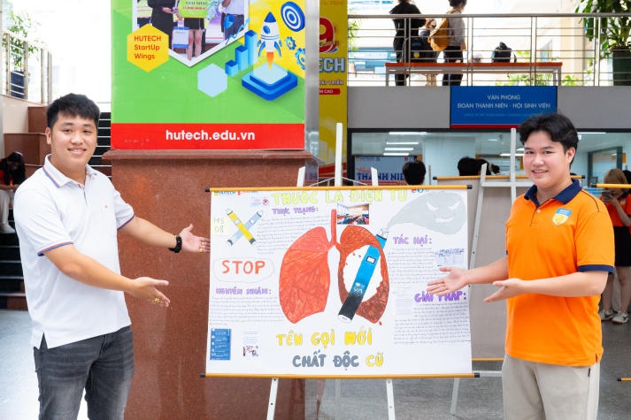 Ấn tượng buổi triển lãm Cuộc thi làm báo tường “Phòng, chống tác hại của thuốc lá điện tử” 221