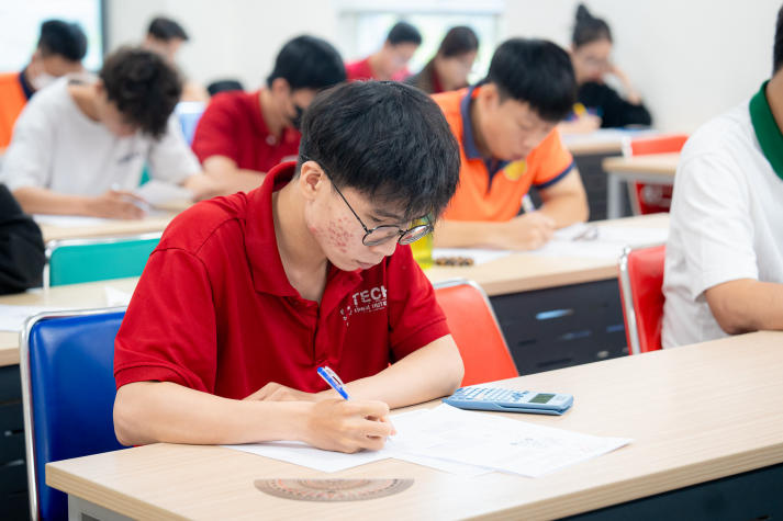 Chung kết cấp Trường “Olympic Cơ học - lần 3”: Bước đệm cho sinh viên HUTECH vươn tầm quốc gia 37