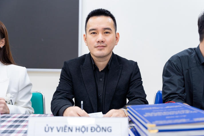 [Video] Sinh viên Thiết kế thời trang HUTECH “trình làng” loạt đồ án tốt nghiệp với nhiều ý tưởng độc đáo 23