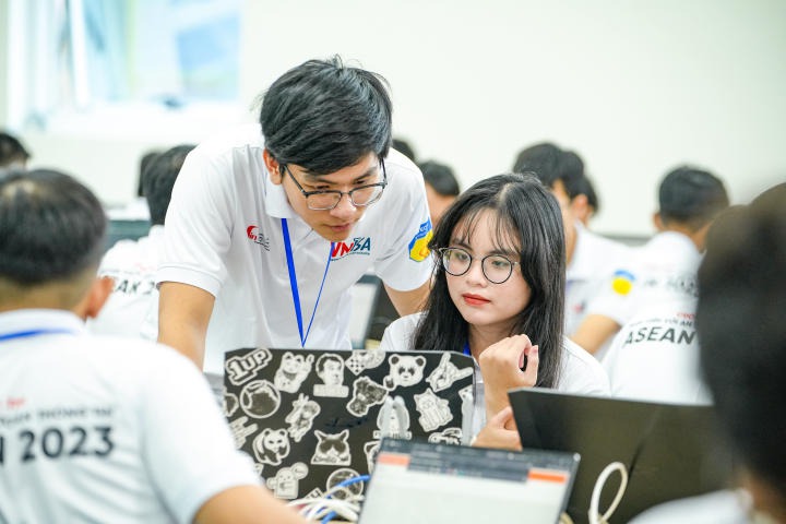 Sôi nổi vòng Chung khảo cuộc thi "Sinh viên với An toàn thông tin ASEAN 2023" tại HUTECH 95