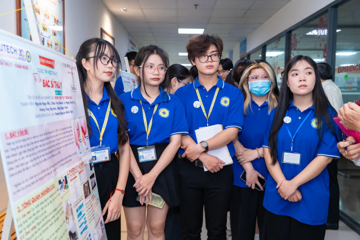 [Video] Sinh viên Khoa Thú y - Chăn nuôi toả sáng bản lĩnh nghề nghiệp tại Chung kết “Tôi là bác sĩ Thú y” 2025 106