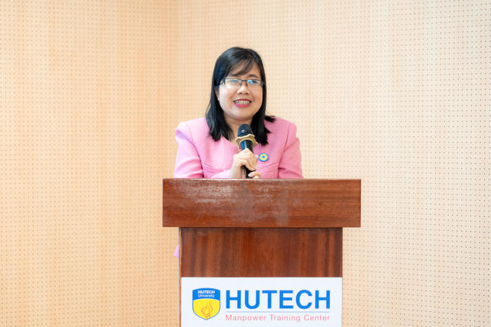 Sinh viên hào hứng “định hình ý tưởng” tại cuộc thi Thiết kế mô hình cơ thể học Thú y lần IV 30