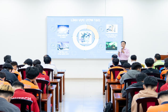 Sinh viên Viện Kỹ thuật HUTECH được chắp cánh ước mơ khởi nghiệp qua chương trình “I - UniTour” 57