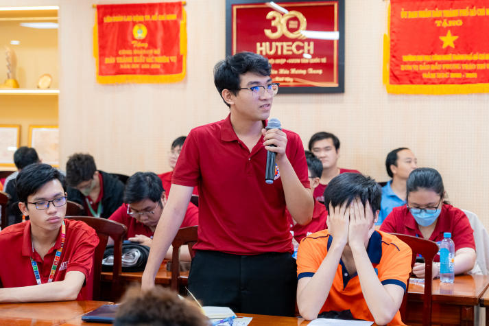 Cập nhật xu hướng nhà máy thông minh: Sinh viên Viện Kỹ thuật HUTECH sẵn sàng cho kỷ nguyên robot 94