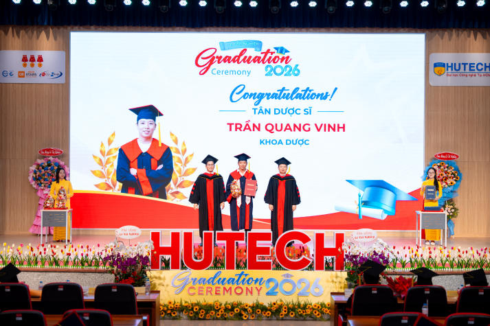 HUTECH vinh danh Tân Cử nhân, Tân Dược sĩ tại Lễ trao bằng tốt nghiệp 55