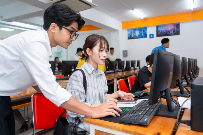 Hướng dẫn nhập học HUTECH 2026: Thời gian, địa điểm, hồ sơ và các bước thực hiện 130