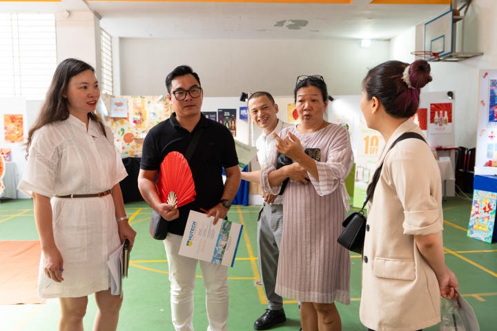 Sinh viên ngành Thiết kế đồ họa “trình làng” hơn 70 tác phẩm tại triển lãm đồ án tốt nghiệp 4