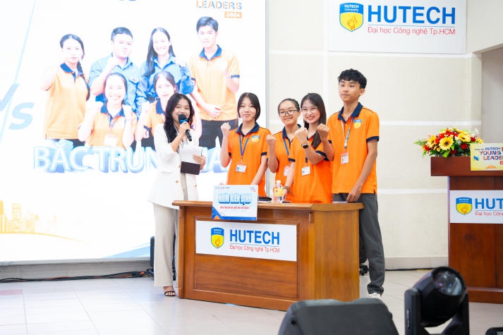 Gương mặt tân sinh viên Trần Mỹ Uy: Hành trình trở thành Quán quân HUTECH Young Leaders 2024 74