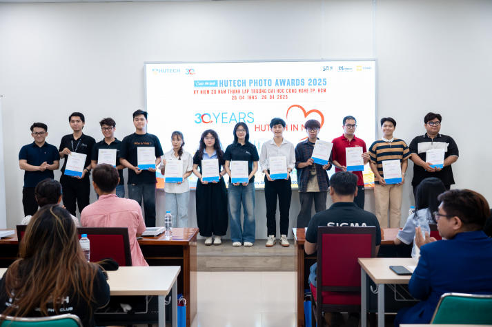 Chung kết HUTECH Photo Awards 2025: Không gian ảnh đặc biệt chào tuổi 30 rực rỡ của HUTECH 239