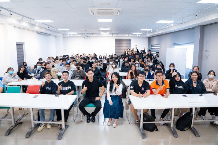 Sinh viên Khoa Truyền thông & Thiết kế HUTECH tích lũy kinh nghiệm trong thiết kế và tiếp thị 77