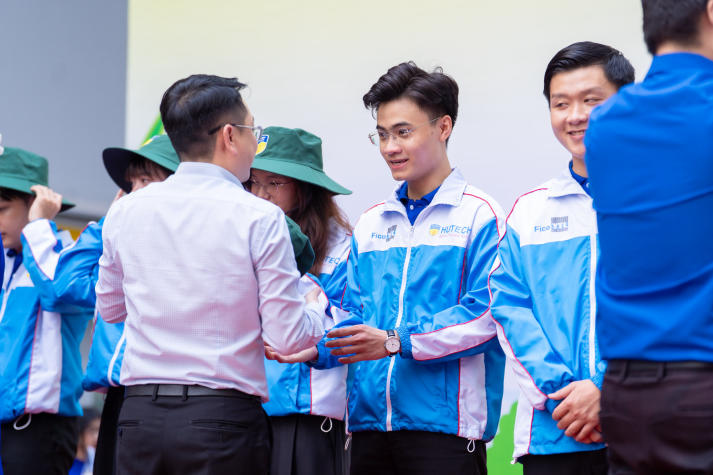 Lễ ra quân Mùa hè xanh HUTECH 2025: Sắc áo xanh tình nguyện vì cộng đồng 145