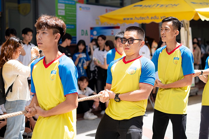 Sinh viên rủ nhau “vi vu” xứ sở kim chi ngay tại HUTECH trong Lễ hội Văn hóa Hàn Quốc 2023 108