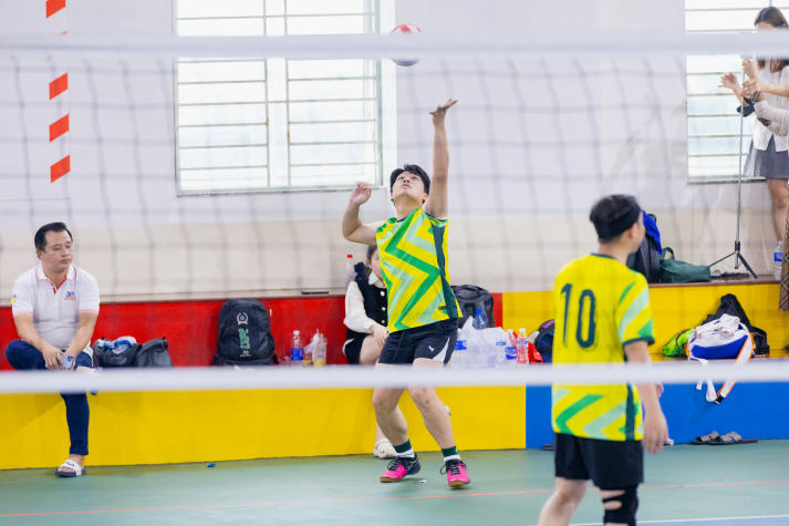 [Hội thao CB-GV-NV 2026] Tuyển sinh - Truyền thông - Marketing bảo vệ ngôi vương Bóng chuyền nam 15
