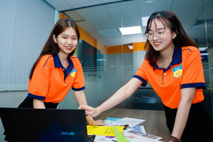 [Hướng nghiệp 2026] Học Quản trị kinh doanh trong kỷ nguyên AI: Gen Z cần chuẩn bị gì? 38