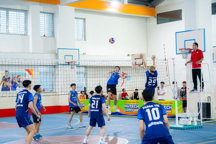 “Nhập môn” đời sống đại học: Một số lưu ý cần thiết dành cho tân sinh viên HUTECH 52